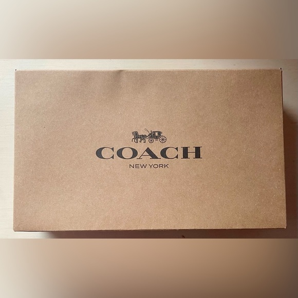 *RARE* COACH Metallic Cherry Bramble Rose Crossgrain Leather
Envelope Wallet Nwt - Picture 14 of 14